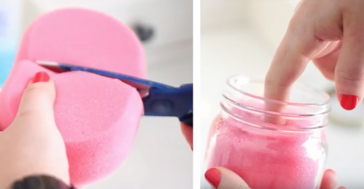 Need to remove your nail polish? Nothing could easier or faster than this useful tool!