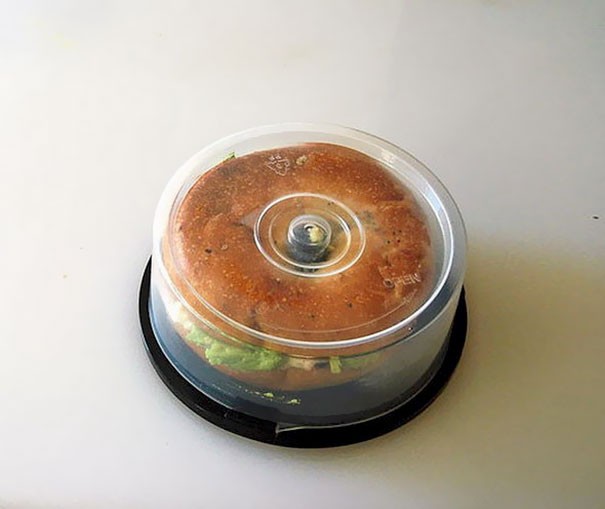 Here's how you can keep your lunch protected by using an empty CD spindle case.