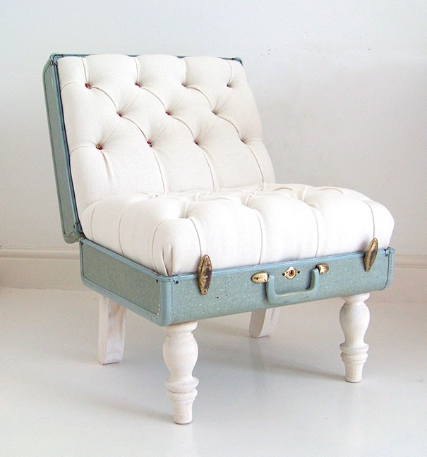 With a little ingenuity, you can also transform an old suitcase into an armchair!