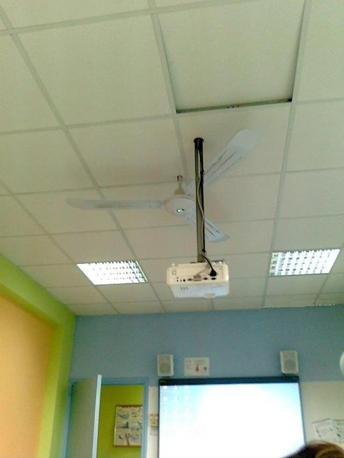 10. Het slechtste punt om een projector te installeren (of de ventilator).