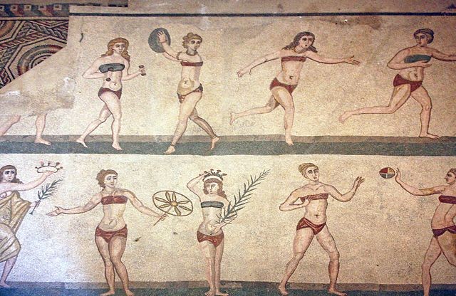 Die römischen Frauen trugen Bikinis.