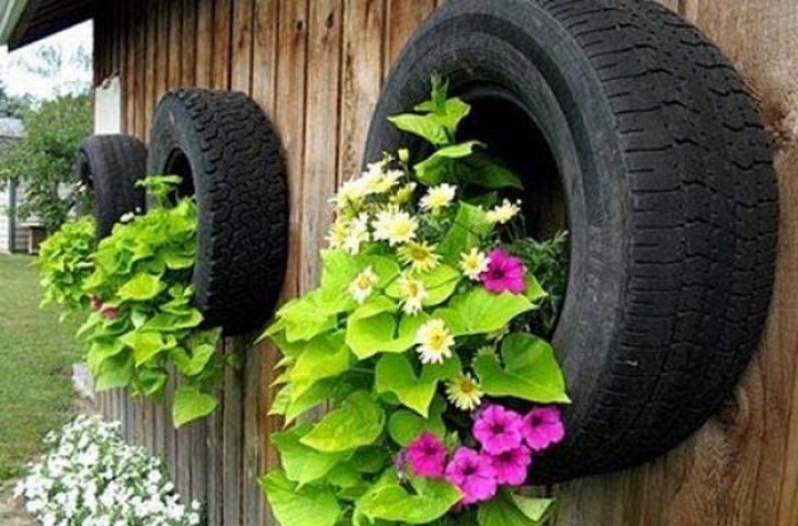 9. Old tires that can house beautiful flowers.