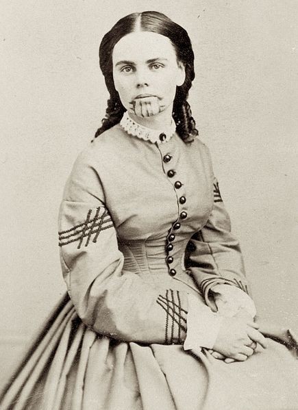 Olive Oatman, la fille mormone élevée par une tribu d'Amérindiens.