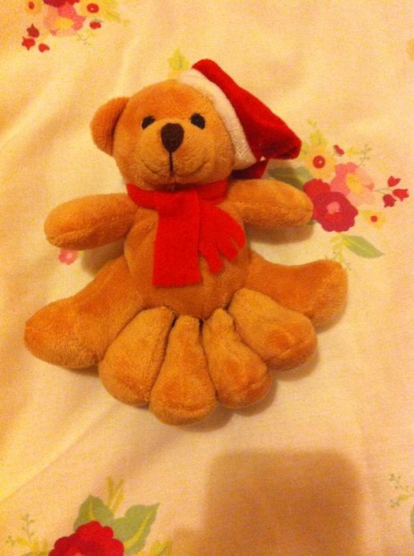 Wünscht du dir einen Teddy mit sechs Beinen? Hier- frohe Weihnachten!