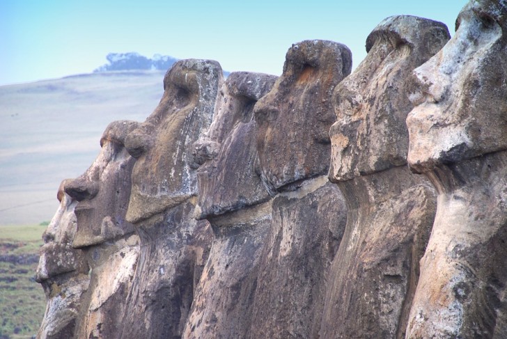 3. Die Körper der Moai