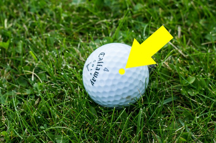1. Les empreintes sur les balles de golf