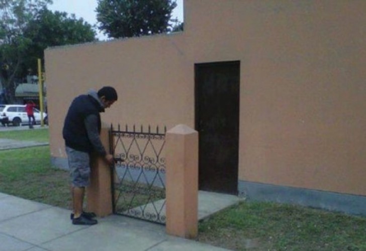 Als het hek dicht is, komt niemand meer binnen!