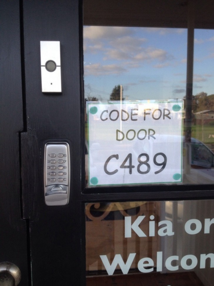 Code für die Tür C489.