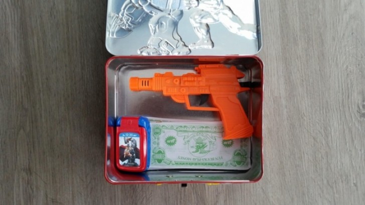 9. A mother found this "emergency" box while cleaning her 5-year-old son's room ...