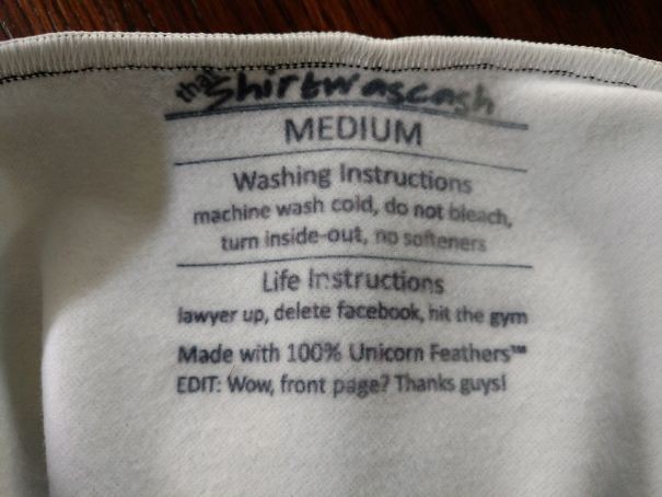 1. Un sweatshirt avec instructions de lavage et.... de vie