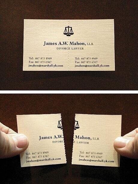 Las tarjetas de visita de este abogado de divorcios.