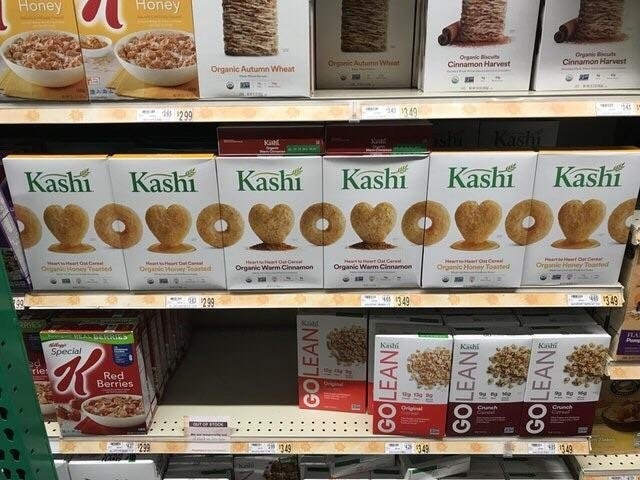 Le confezioni di questi biscotti combaciano perfettamente quando poste l'una accanto all'altra.