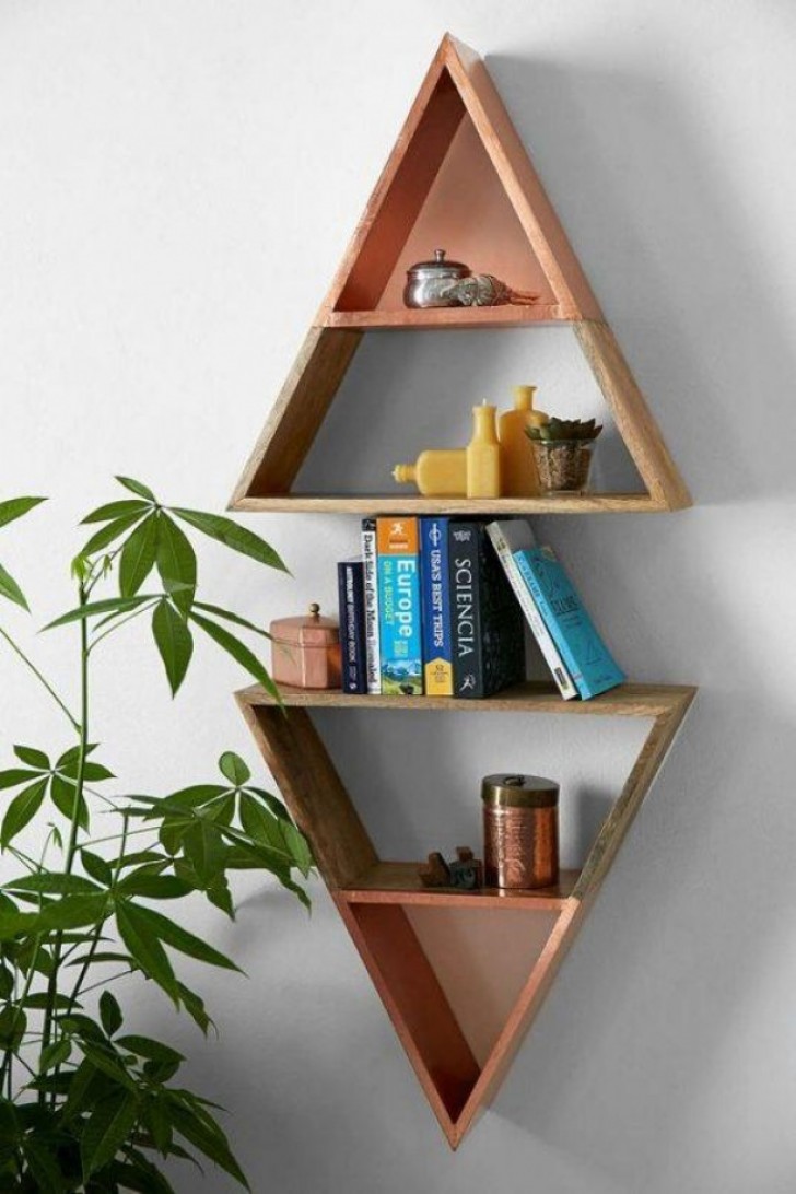 1. A double triangular shelf, to take advantage of the mirror effect and enhance the final result.