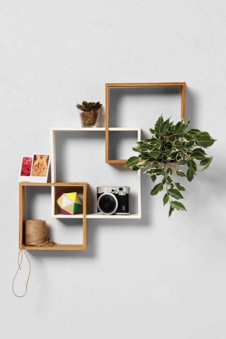 4. A series of square shelves to create a play of geometries that supports objects but at the same time decorates the wall and the room!