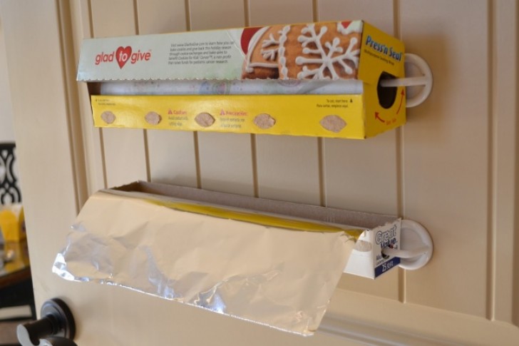 9. Is a roll of aluminum foil awkward to handle? Hang it up on adhesive hooks and you will not have any problems!