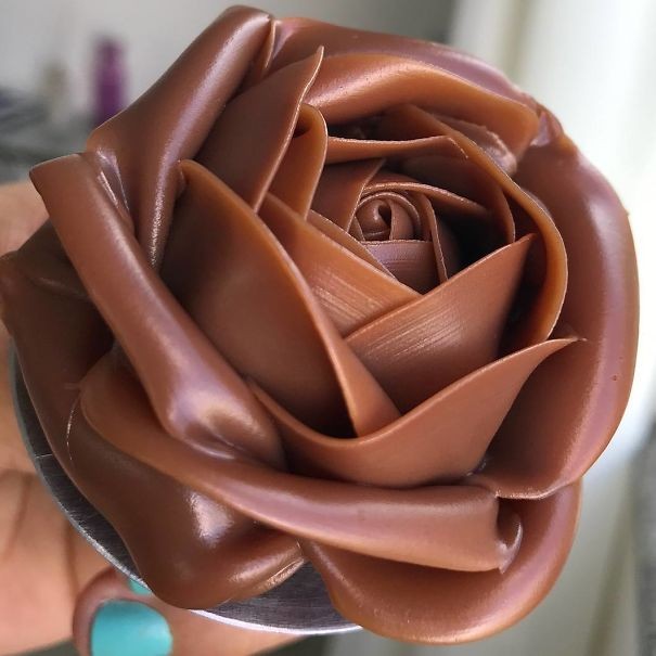 Una rosa di cioccolata che a mangiarla... Quasi dispiace!