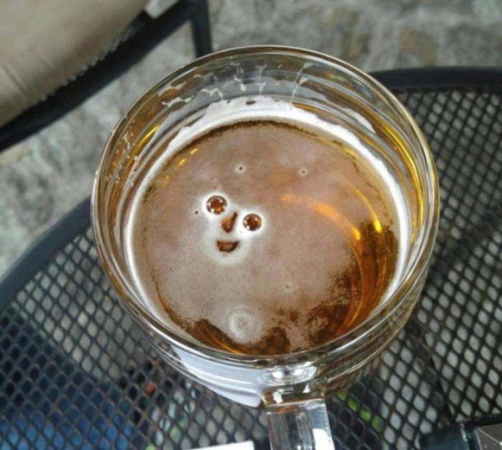12. "Ich wünsche dir, dass du jemanden findest der so glücklich ist dich zu sehen, wie das Bier glücklich ist, mich zu sehen".