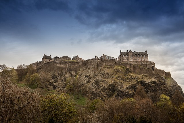 Il sito che ospita il Castello di Edimburgo risale a circa 350 milioni di anni fa ed è abitato dall'Età del Bronzo.