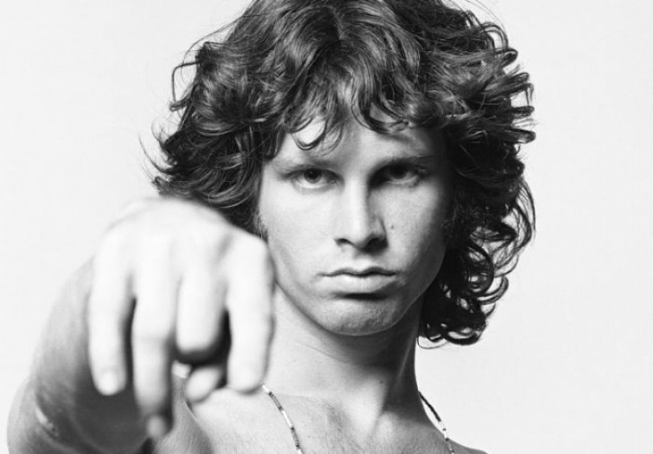 Mais les cheveux longs et l'attitude de Jim Morrison ne sont pas passé inaperçus!