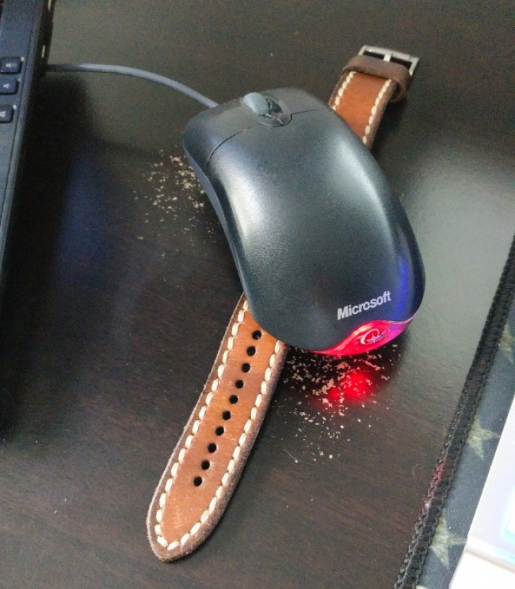 Vous voulez éviter que votre PC se mette en veille quand vous vous levez? Placez une montre sous la souris pendant votre pause (courte pause)!