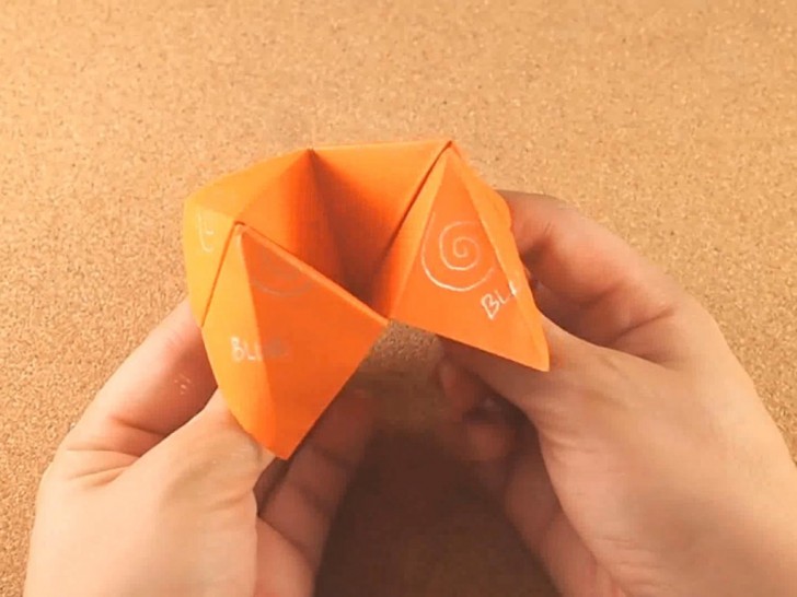 Tijdens het speelkwartier speelden we met deze soort van origami...