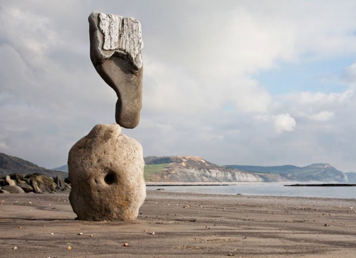 11. 'Stone Balancing' de Adrian Gray