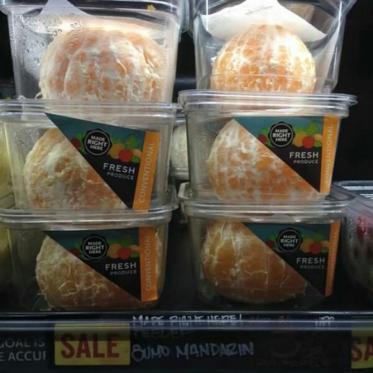 Vorgeschälte Mandarinen. Wir haben noch nie eine größere Geldverschwendung gesehen