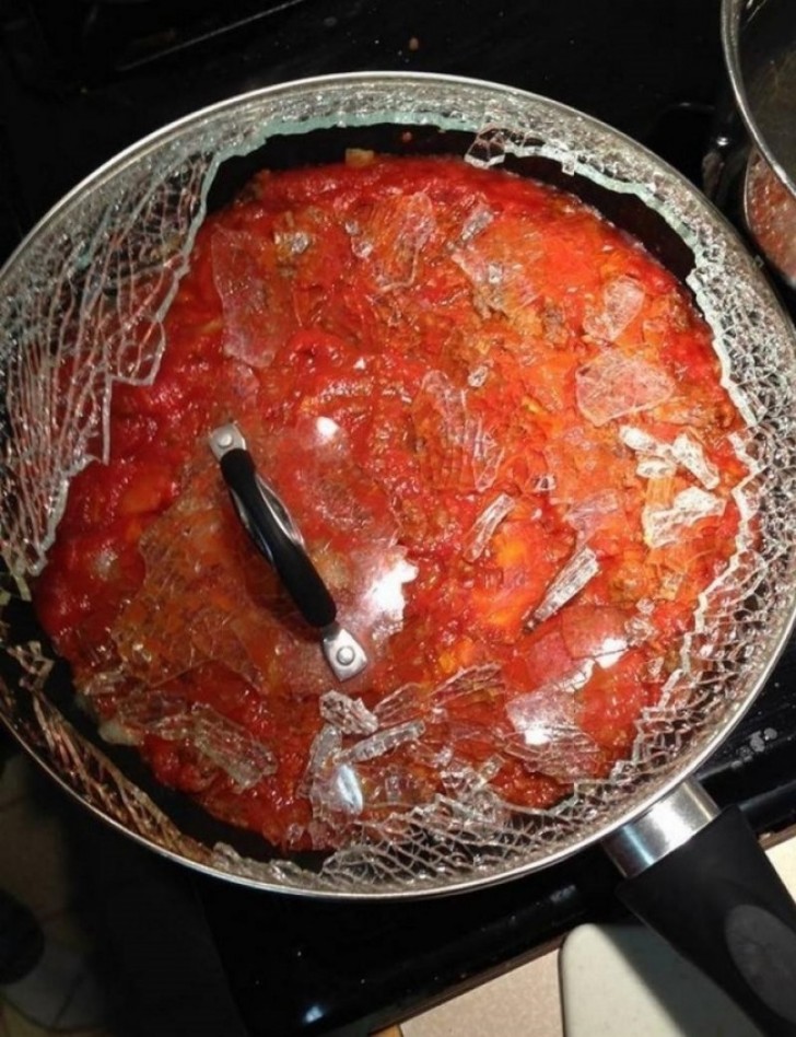 9. Cuando te preparas un buen almuerzo y...sorpresa!