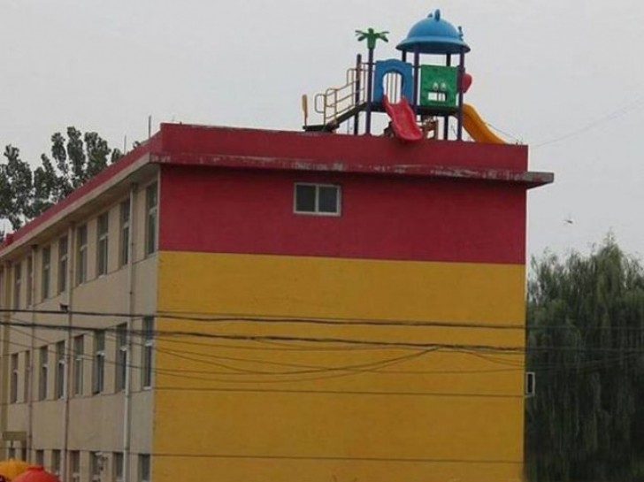 Children, do you want to go play on the slide?