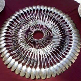 With cutlery, you can also create motifs similar to mandalas!