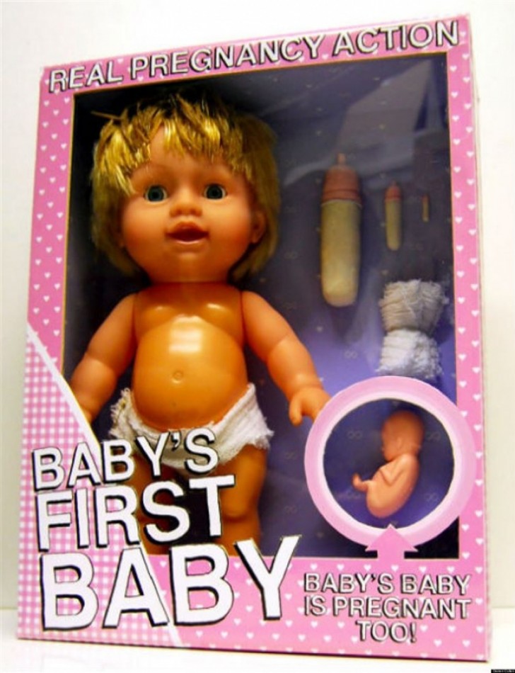 Une poupée enceinte.