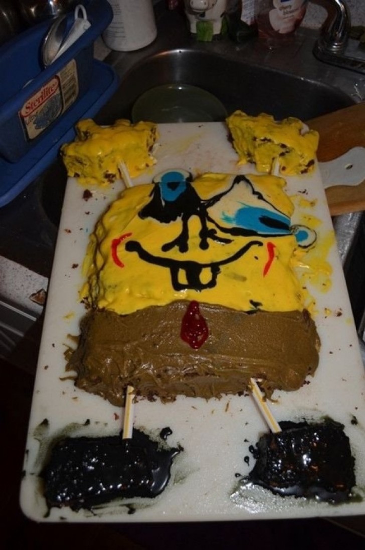 Un gâteau d'anniversaire mal réussi.