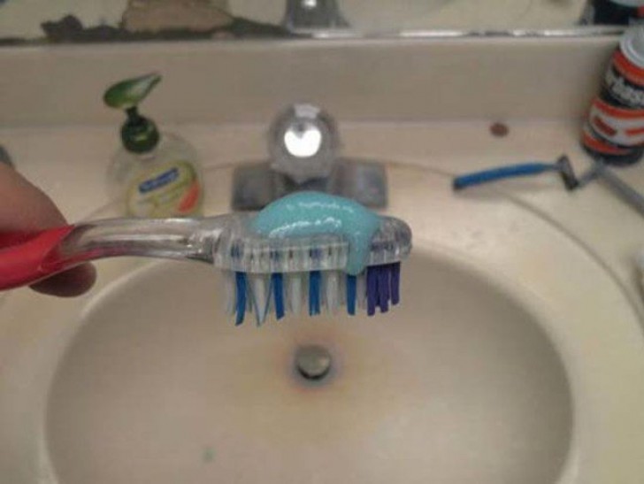 1. How to NOT to brush your teeth in the morning!