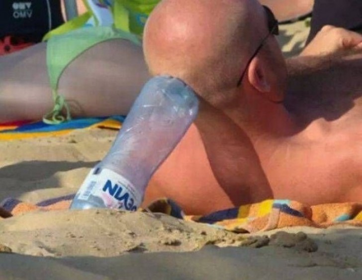 A pillow full of sand? No, thanks! With this headrest, you do not even get your hands dirty!