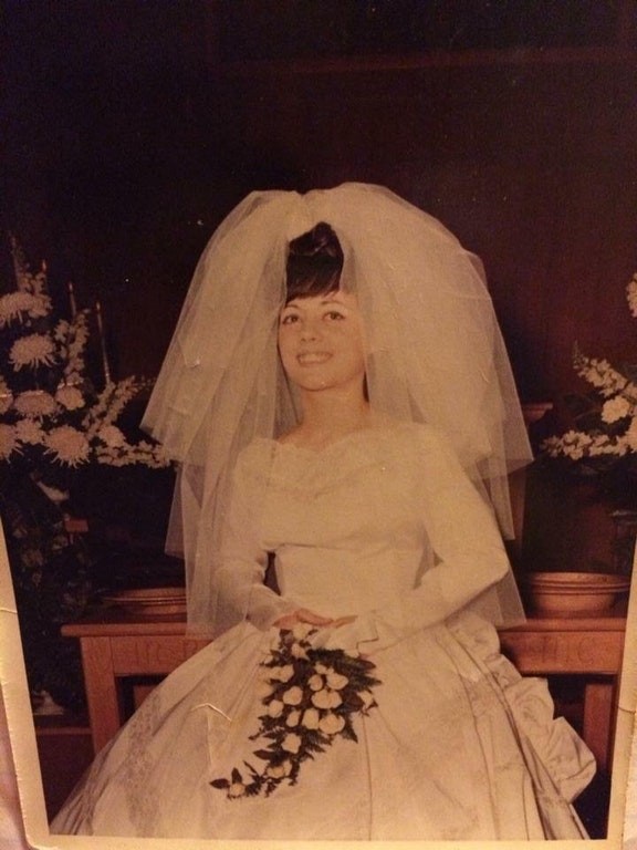 "Mi abuela el dia de su matrimonio, al final de los años '60".