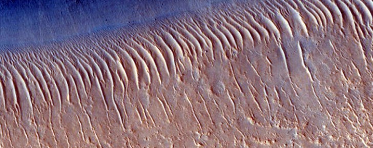 3. Les limites d'un plateau près d'Idaeus Fossae.