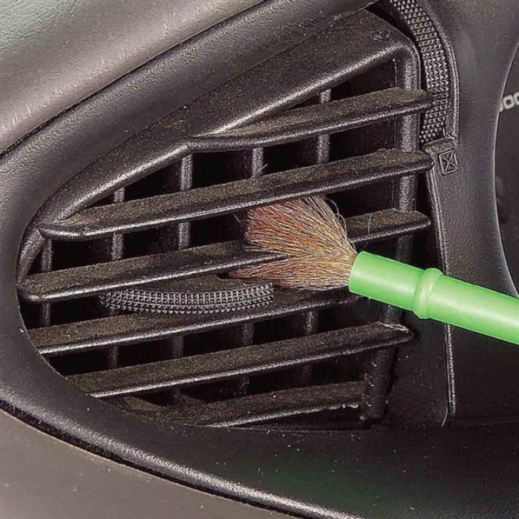 Car air vents