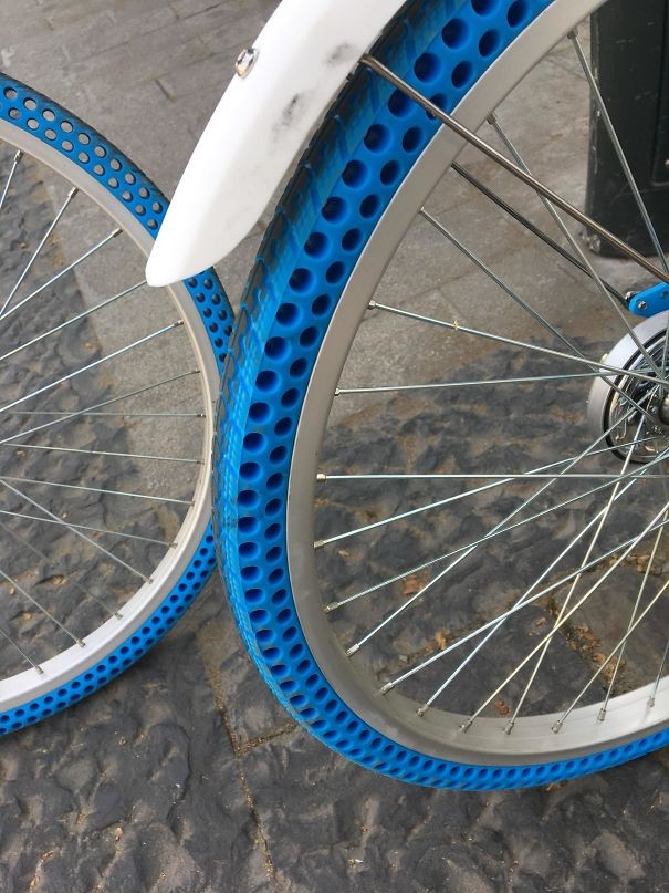 Tires made with airless technology --- puncturing these bicycle tires is really difficult!