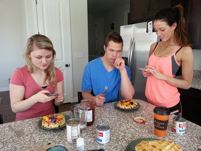 "Je déteste Instagram. Laissez-moi manger!"