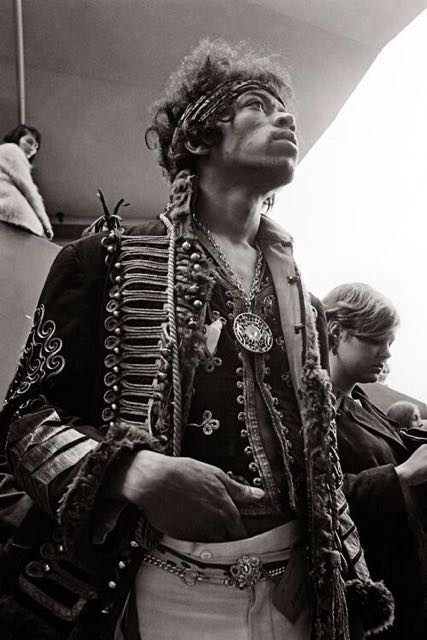 Jimi Hendrix bij het Monterey Pop Festival (1967).