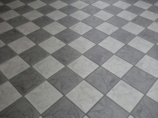 Floor with untreated tile joints