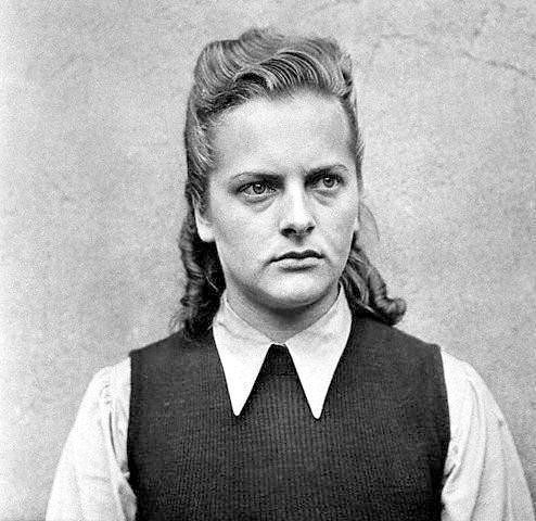 Een jonge vrouw die volledig is toegewijd aan het streven van de nazi's.
