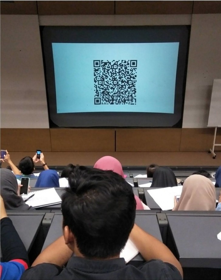 Presença através da digitalização do QR code.