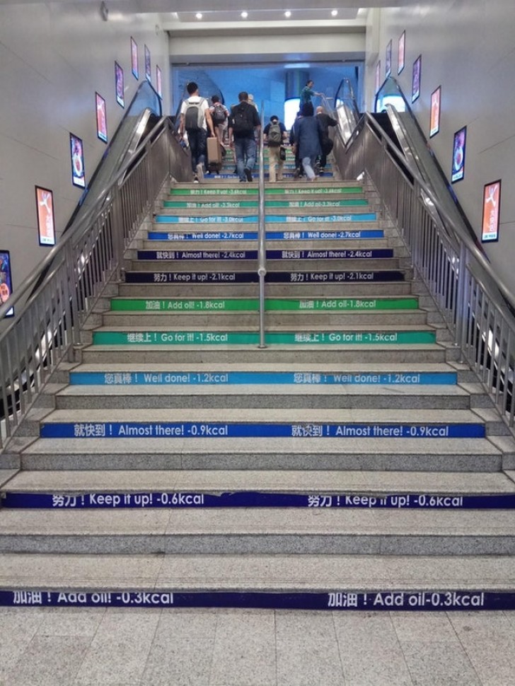 Stairs that show how many calories are lost by climbing up each step.