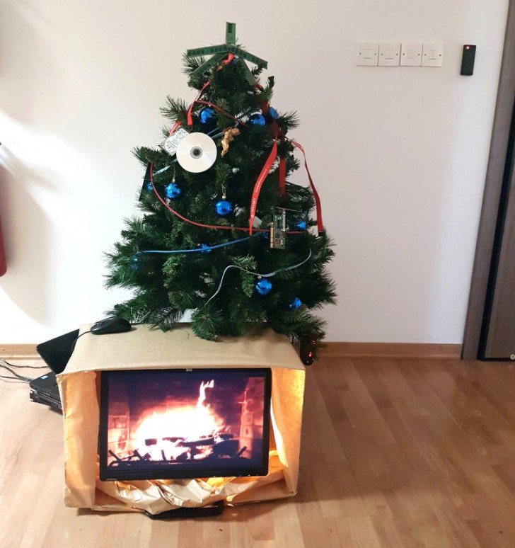 You are not really feeling that good old Christmas spirit!? Well, try a fireplace ...