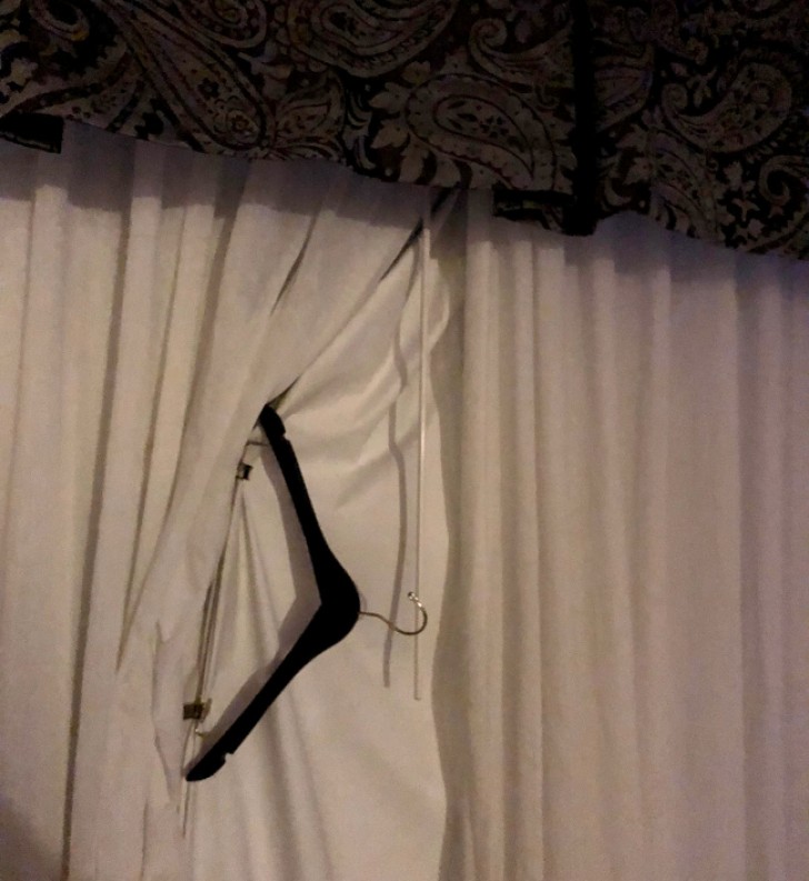 If the curtains do not close properly, use a clothes hanger with clips and the sun will not bother you anymore!