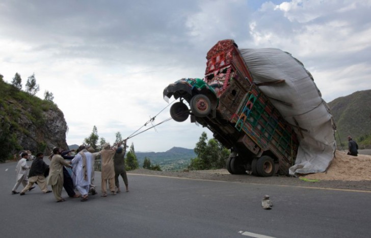Quand le camion prend la forme d'un éléphant qui s'emballe.