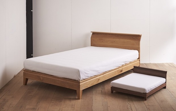 Il divano è stato realizzato e prodotto dalla Hiromatsu Furniture, mentre il letto è il risultato del processo creativo di Tateno Mokuzai.