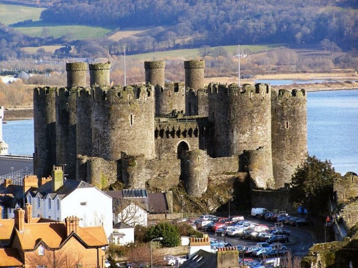 14. Castello di Convy, una delle fortezze meglio conservate d'Europa che si trova in Galles.