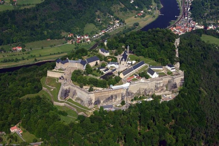 19. Fortezza sassone di Königstein, in Germania. È composta di una cinquantina di edifici, alcuni dei quali costruiti oltre 400 anni fa.